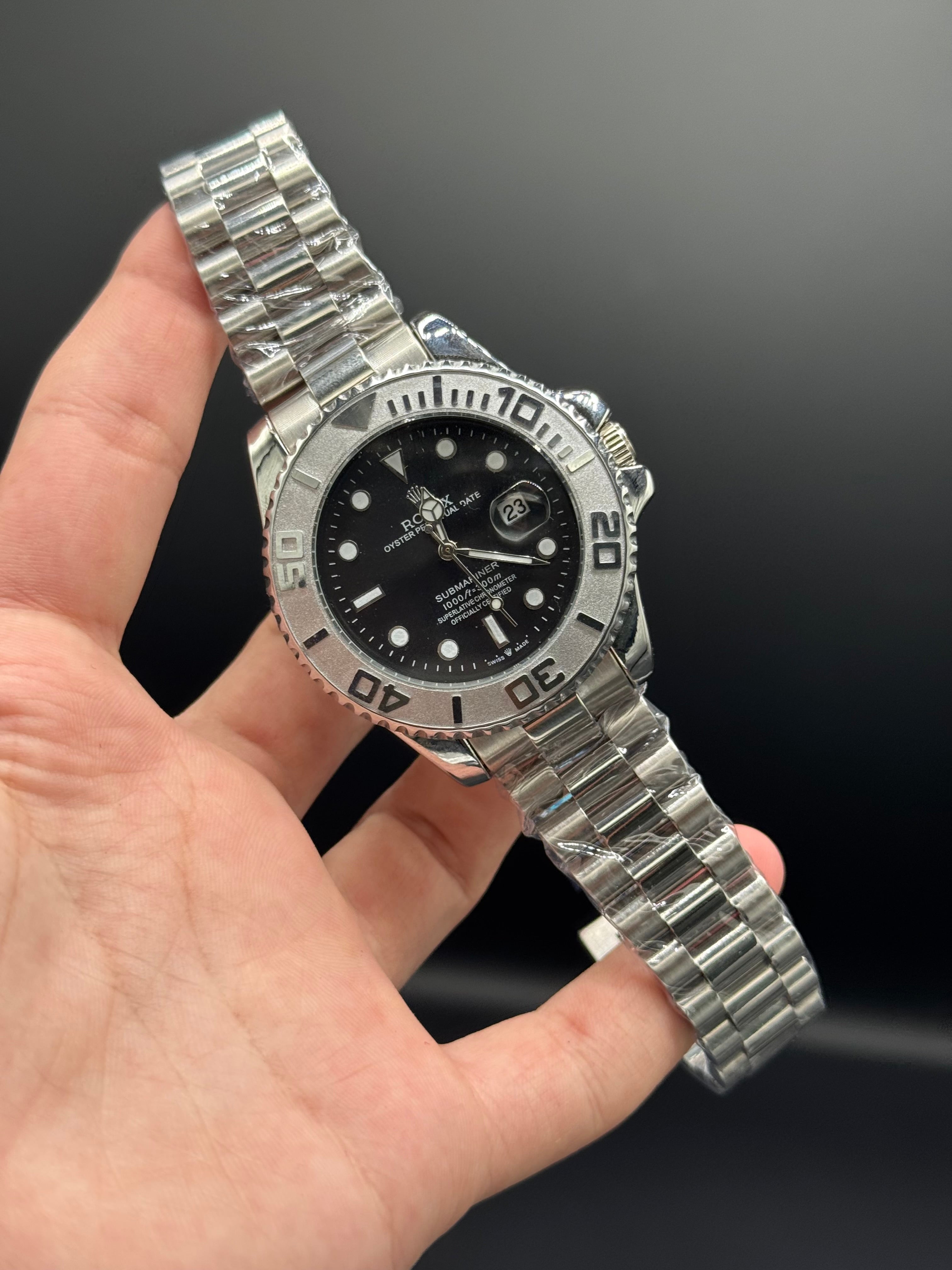 Submariner Style Watch – Black Dial – Gold Bezel – Two-Tone Silver & Gold Stainless Steel Strap – Rotating Bezel – Date Display