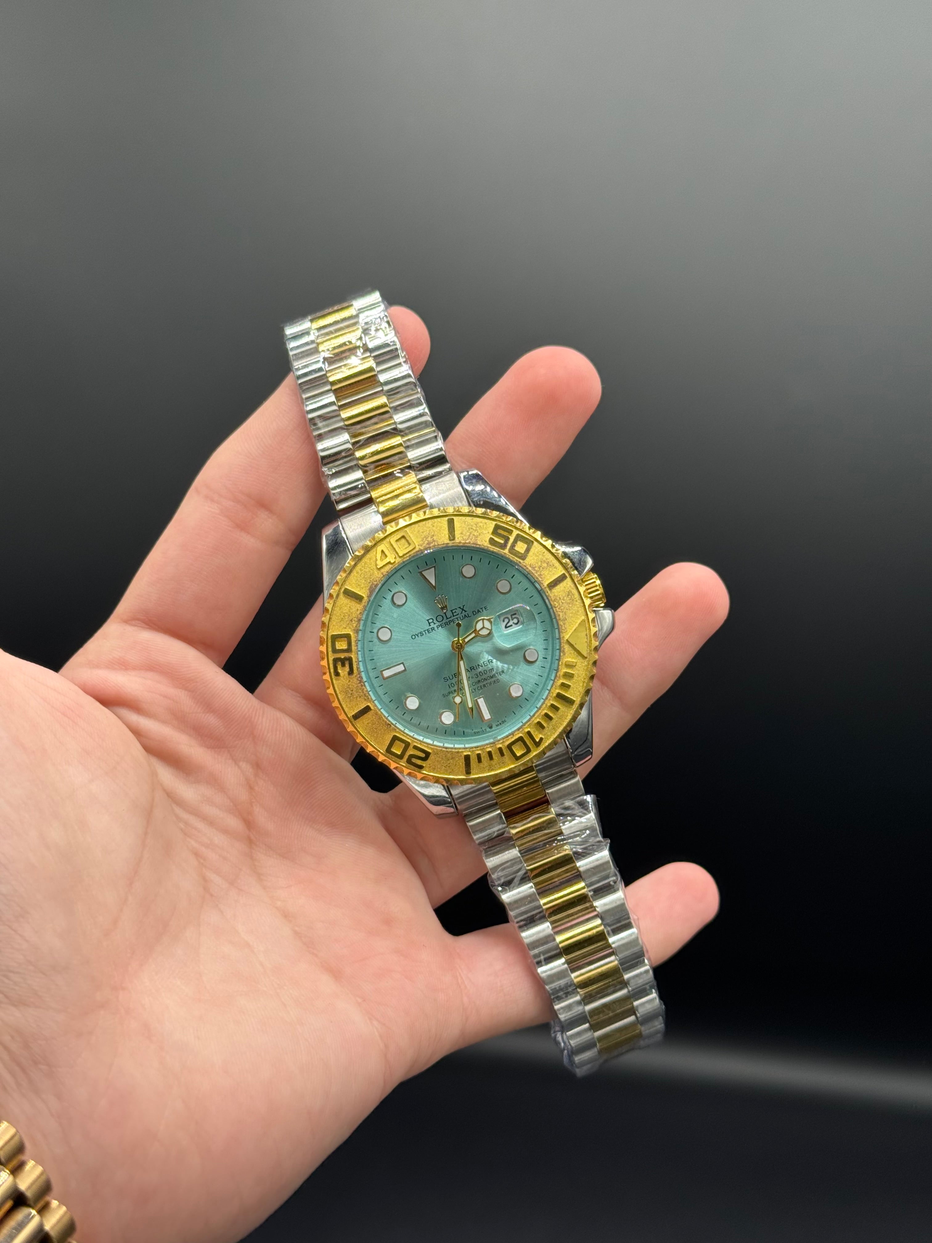 Submariner Style Watch – Tiffany Blue Dial – Gold Bezel – Two-Tone Silver & Gold Stainless Steel Strap – Rotating Bezel – Date Display