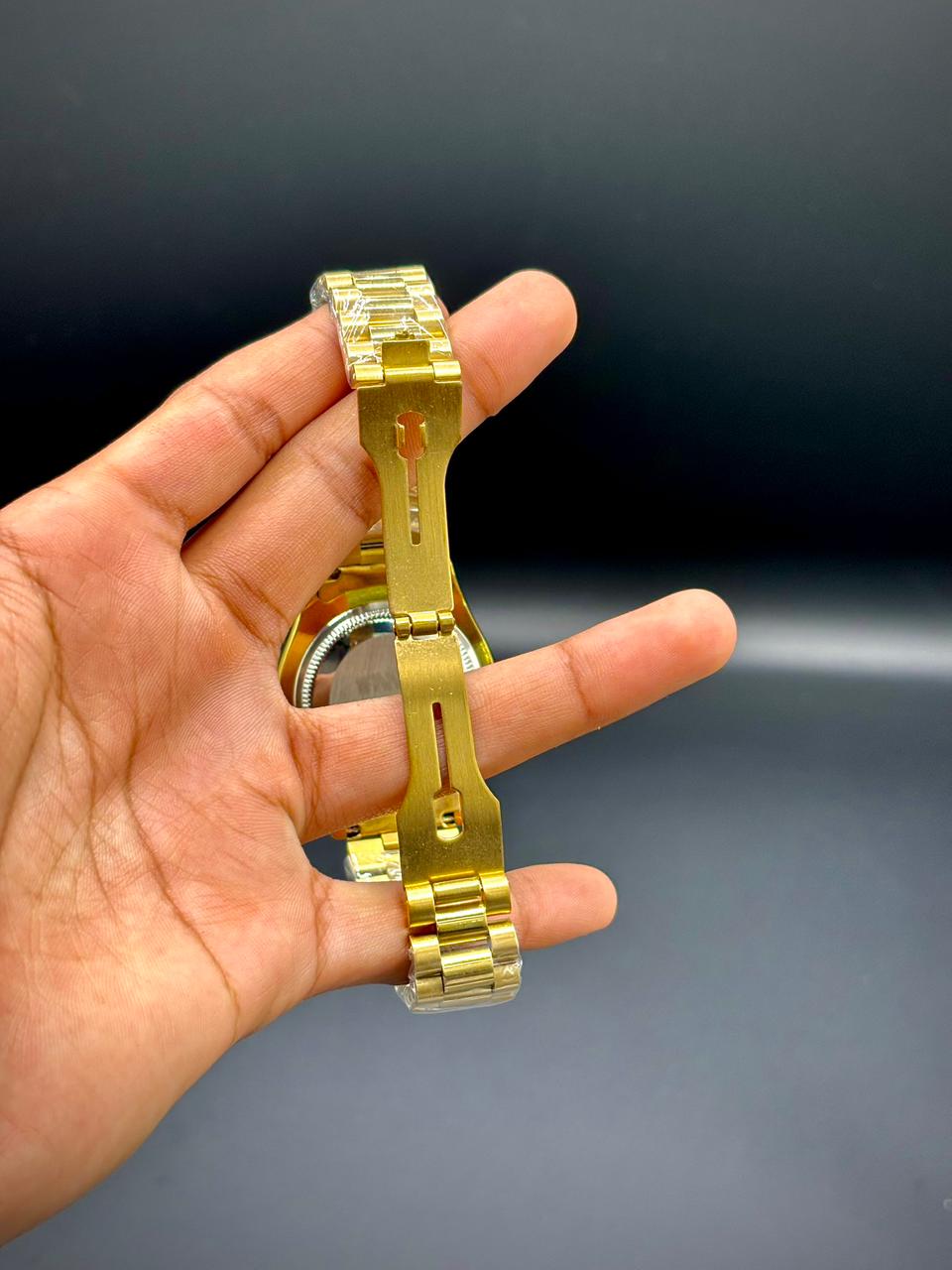 RLX Premium Gold-Tone Men’s Watch – Monochrome Gold | Magnified Date | Presidential-Style Bracelet
